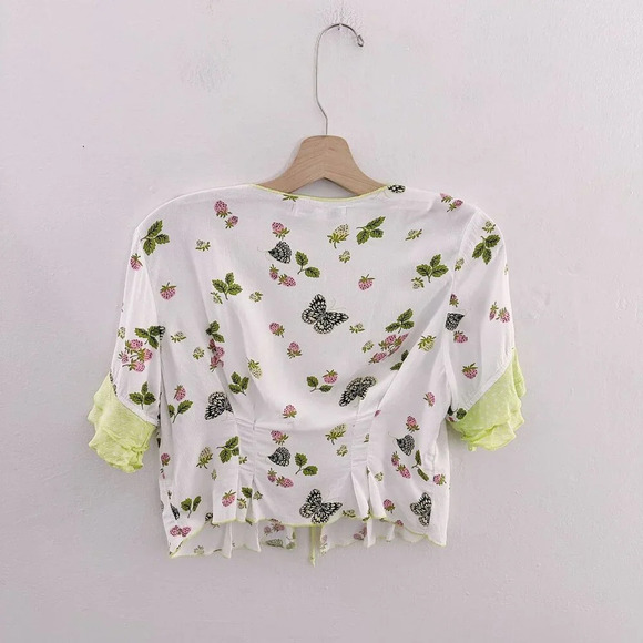 Urban Outfitters Nene Printed Tie Front Strawberry Short Sleeve Top Butterfly - Picture 7 of 8